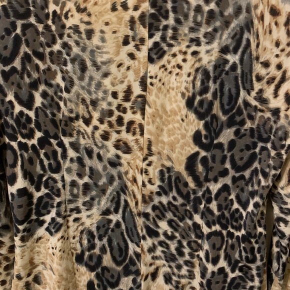 KAYLE HOPE Leopard Print Top, size Medium - Picture 11 of 12